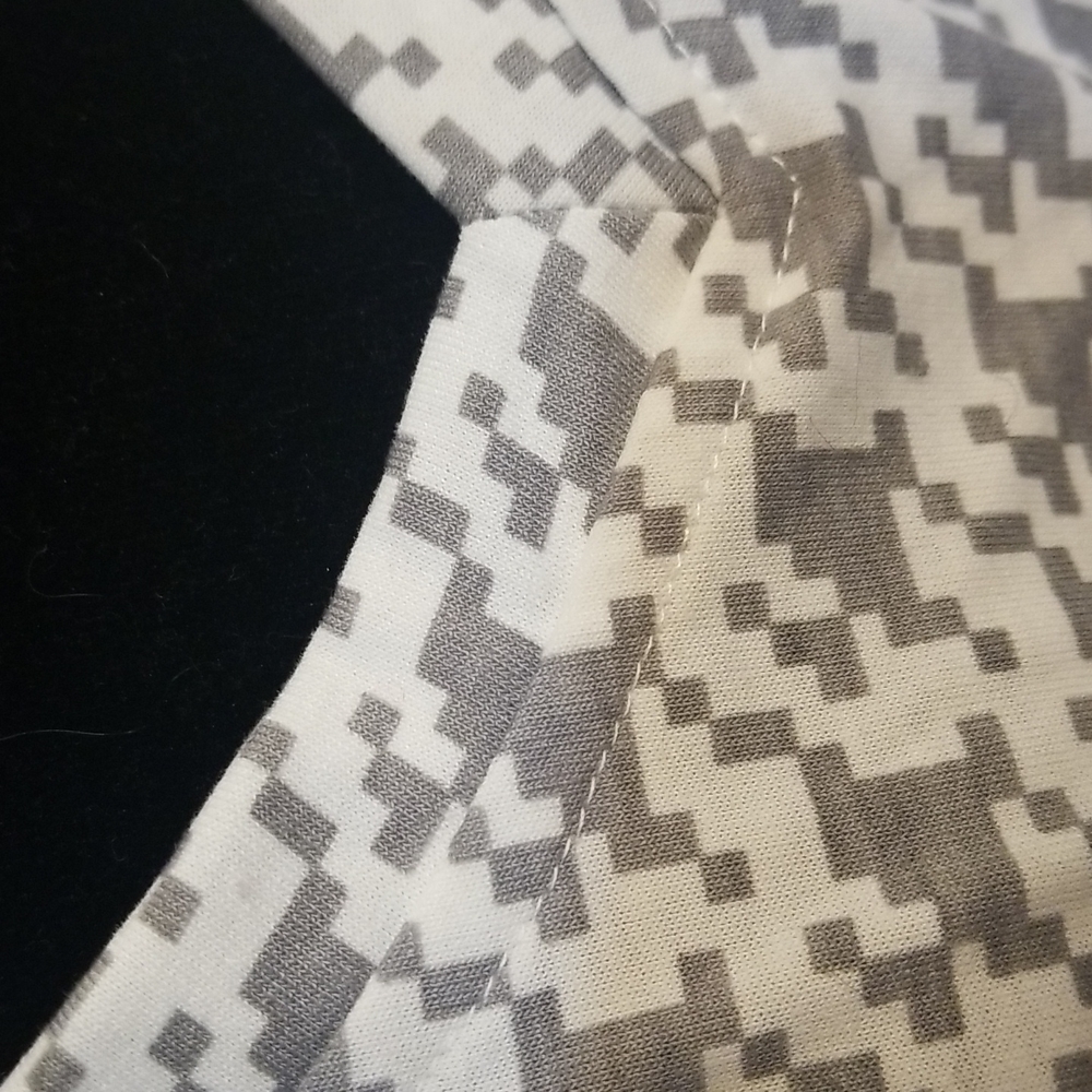 Lularoe V Neck Plus Size Tshirt - image 2